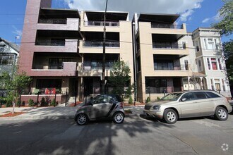 Building Photo - 1825 N California Ave
