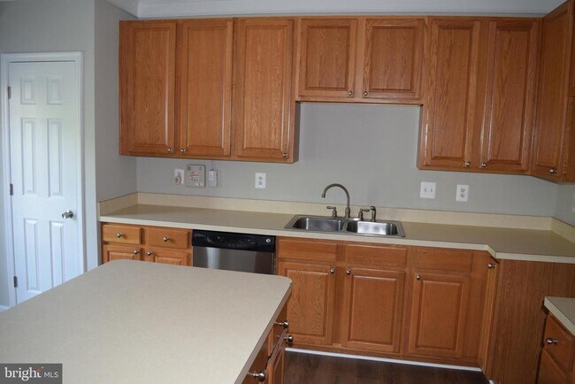 Foto del edificio - 7082 Water Oak Rd