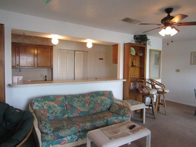 Foto del edificio - 15225 Leeward Dr