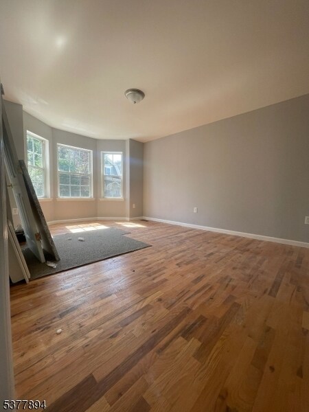 Foto del edificio - 271 Ellis Ave