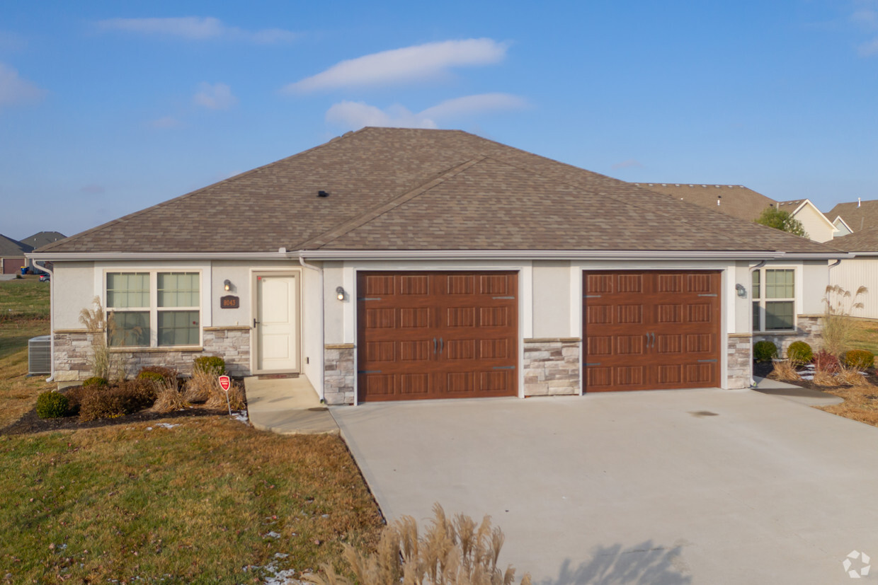 Primary Photo - Eagle Ridge Townhomes