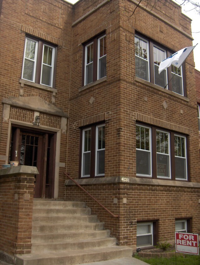 Foto principal - 4039 N Long Ave