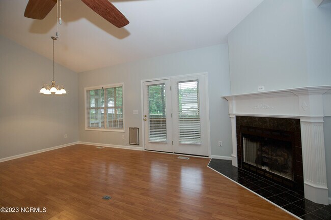 Building Photo - 110 Ravenglass Dr