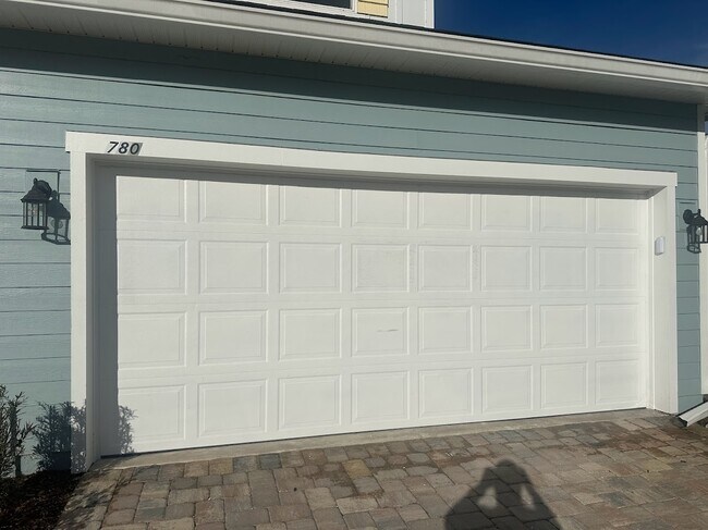 Building Photo - 780 Cherry Elm Dr