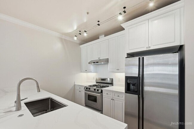 Foto del edificio - 166 Sanchez St