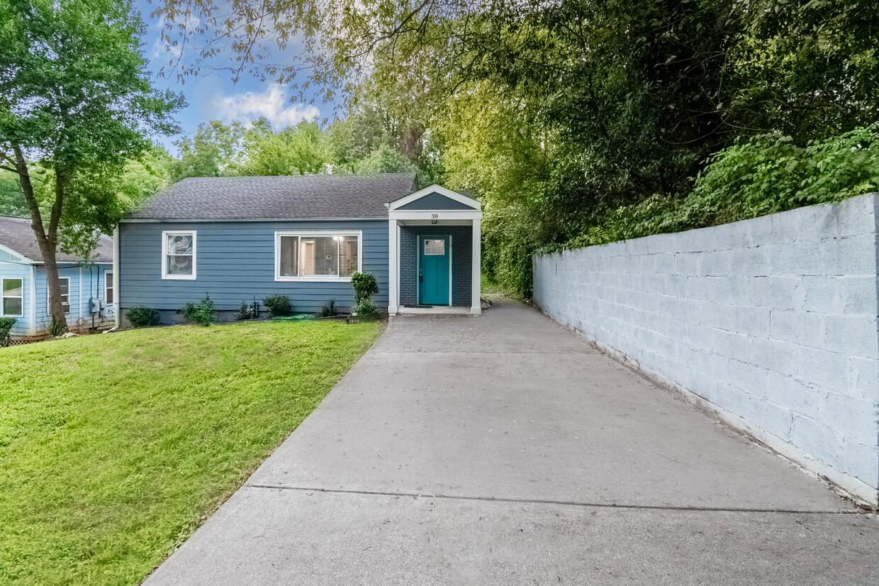 Primary Photo - 38 Adair Ave SE