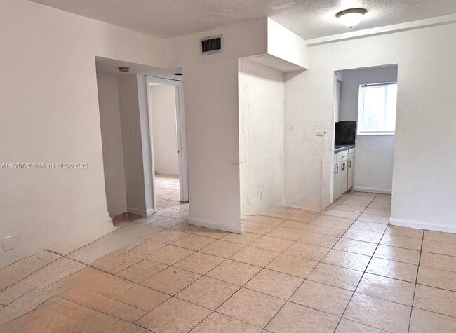 Foto del edificio - 2330 NW 11th St