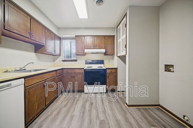 Foto del edificio - 1474 E Tanners Creek Dr