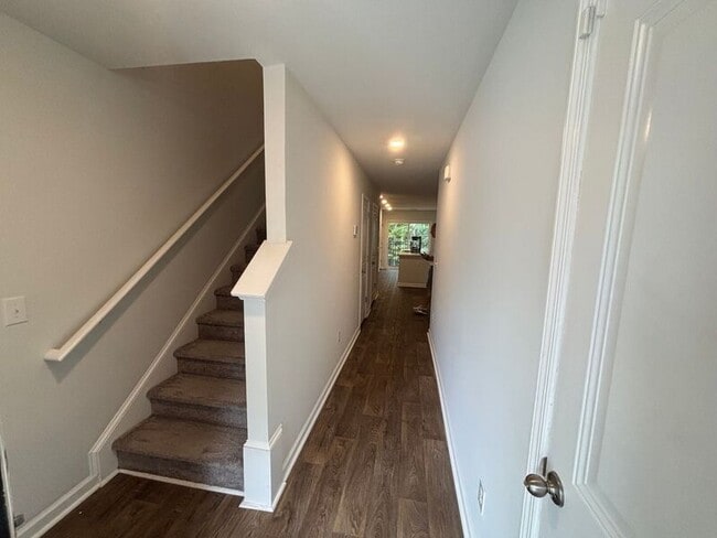 Building Photo - 4702 Palm View Cir
