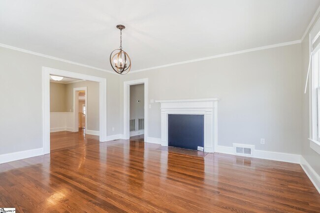Building Photo - 103 E Blue Ridge Dr
