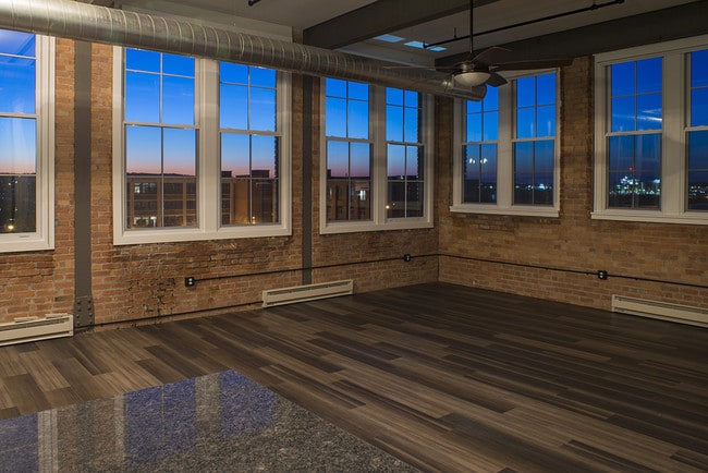 Building Photo - Oak Knitting Mill Apartments – Franklin Sq...