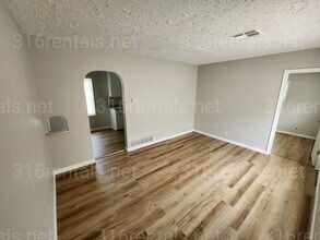 Building Photo - 1511 N Erie St