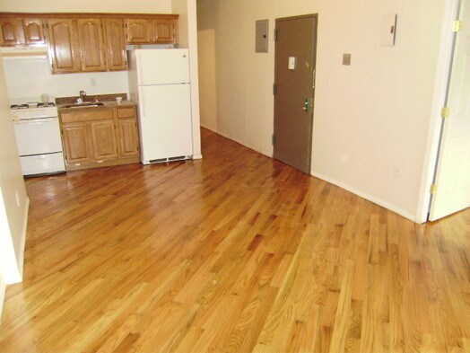 Primary Photo - 501 E 116th St