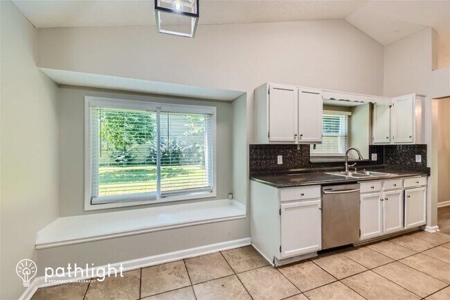 Building Photo - 3820 Forsythia Way