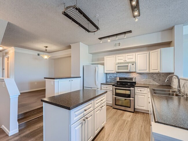 Foto del edificio - Charming Townhome with Mountain Views and an Ideal Location Between Denver and Boulder
