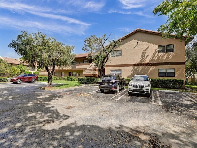 Foto del edificio - 10571 Royal Palm Blvd