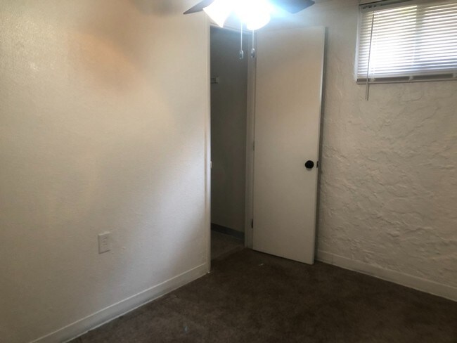 Building Photo - 3012 1/2 N Arcadia St