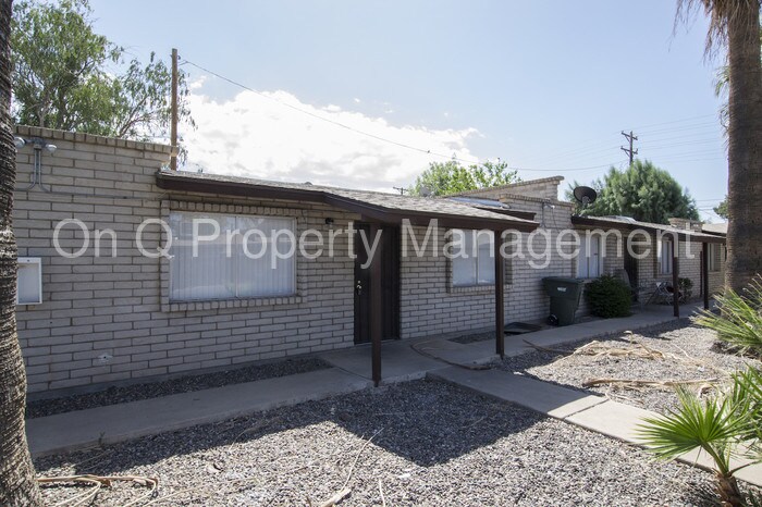 Primary Photo - 2201 W Belmont Ave