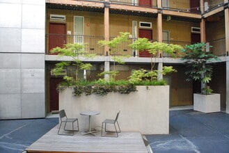 Building Photo - 66 Bell St