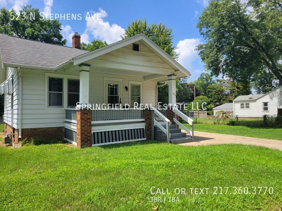 Primary Photo - Floor-tastic Retreat: Rent this 3 Bed/1 Ba...