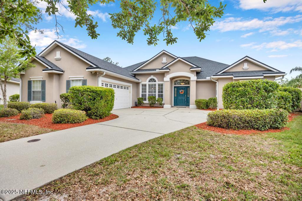Foto principal - 624 Headwaters Ln