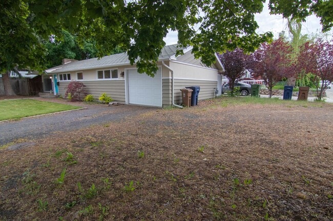 Foto del edificio - South Hill cute 2 Bed 1 Bath rancher with ...