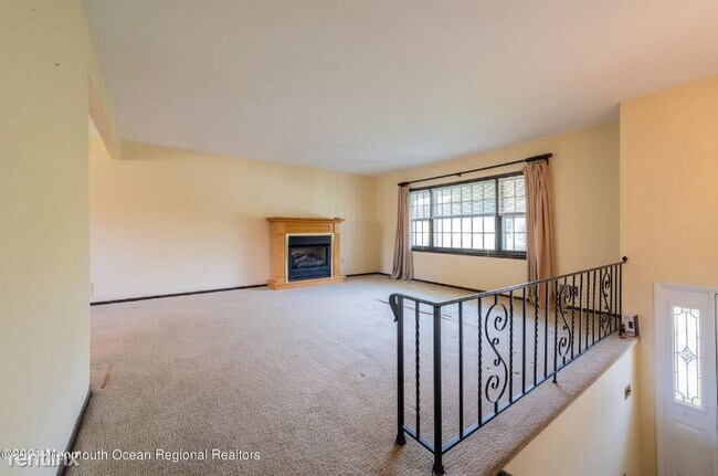 Building Photo - 4 br, 3 bath House - 1030 Mulberry Pl