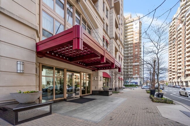 Building Photo - Sun-Drenched 1BR Condo with Rooftop Pool & Parking in Heart of Ballston