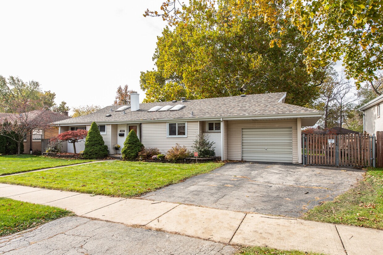 Primary Photo - 4118 Dubois Blvd