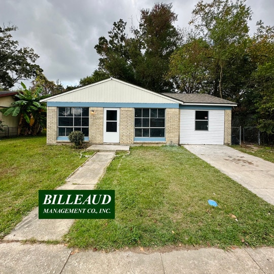 Primary Photo - 123 Town Homes Dr