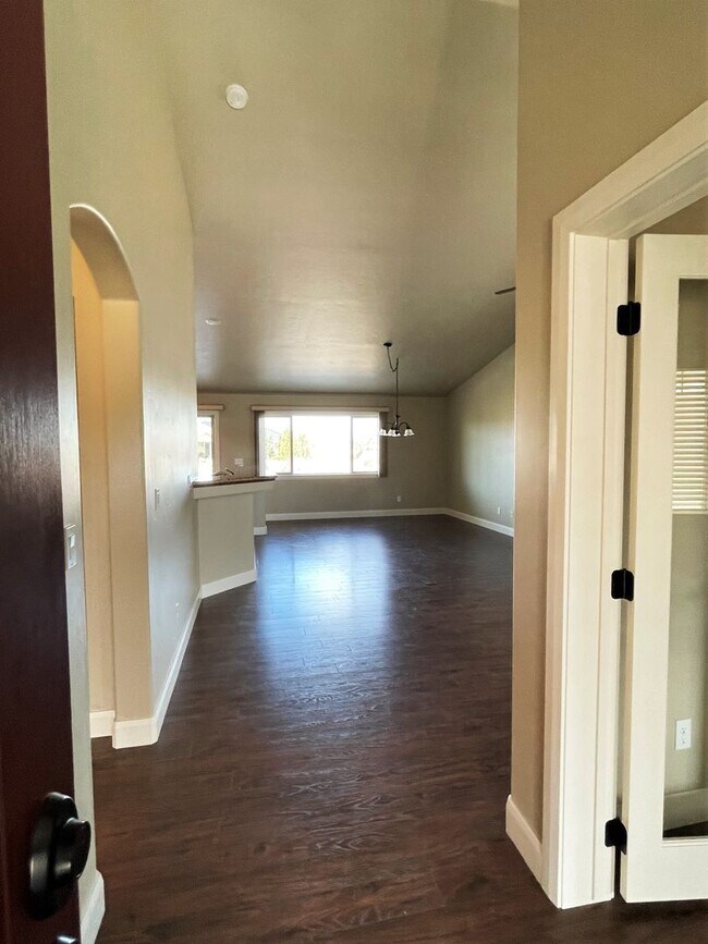 Foto del edificio - Beautiful 2 bed, 2 bath home with office/3rd bedroom in Eagle just off State and Linder in the Pr...