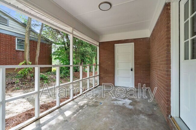 Photo - 3733 Manchester Dr House