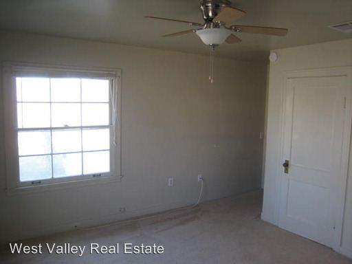 Building Photo - 27545 Cypress St