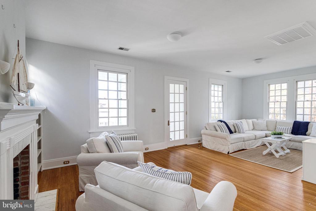 Primary Photo - 302 Rucker Pl