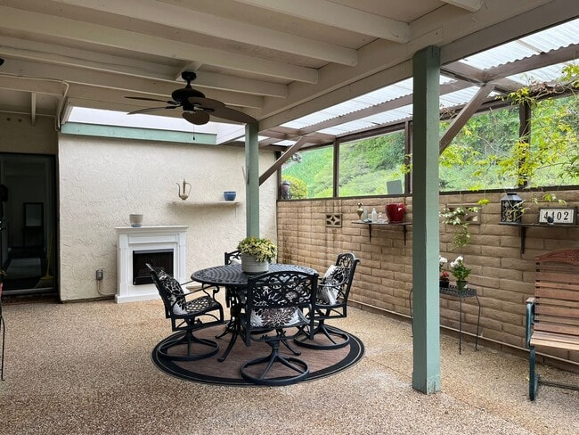 Building Photo - 55+ Home in Oceana Mission 1, Private End Unit!