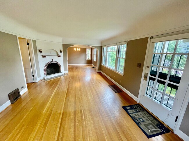 Foto del edificio - Well Maintained- 3 bed 2 bath Home - Piedm...