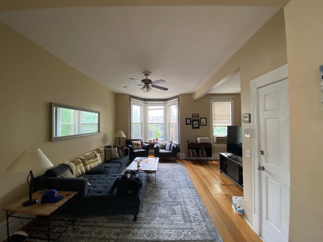 Primary Photo - 1442 W Henderson St