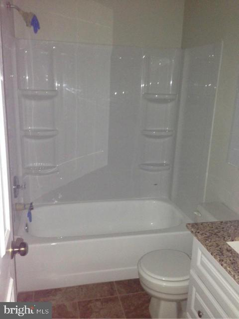 Building Photo - 6143 Essex House Square