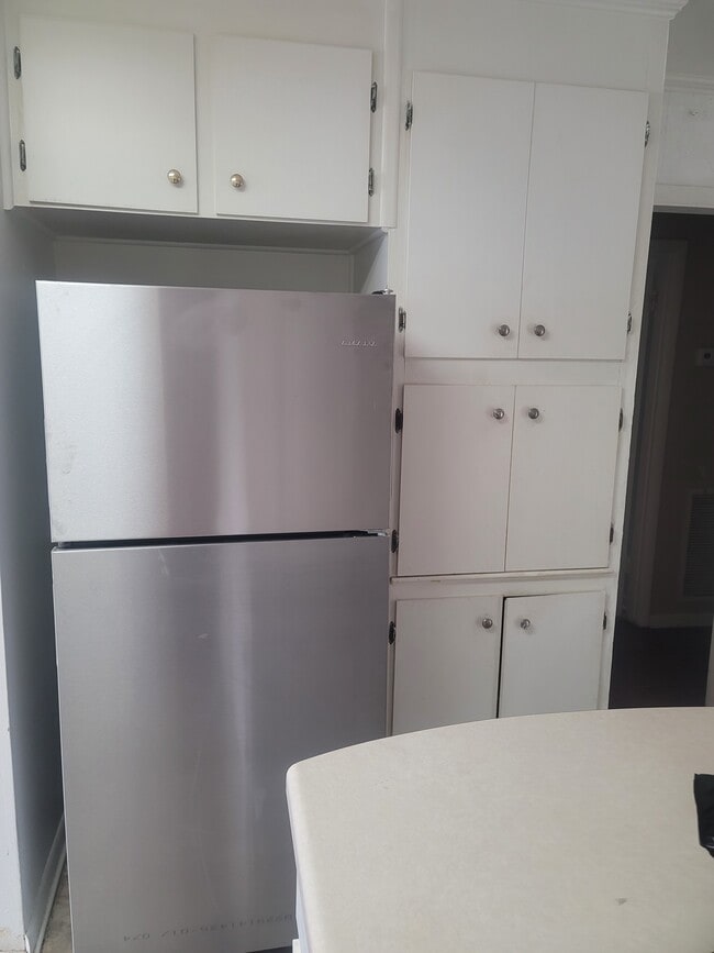 Foto del edificio - 404 Gwaltney Dr