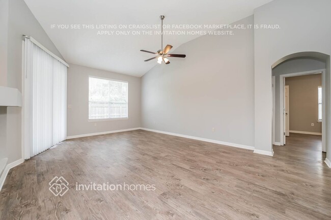 Foto del edificio - 1588 Winston Ln