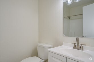 1BR, 1BA - 803SF - Bathroom - Las Casitas