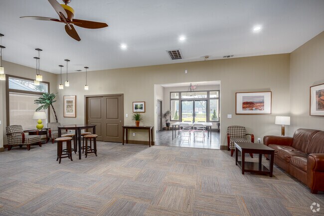 Foto del vestíbulo - Point Natomas Apartments