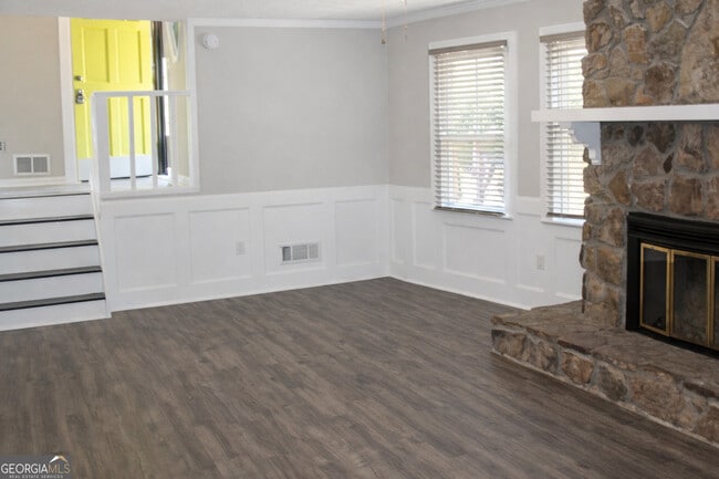 Building Photo - 257 Omega Dr