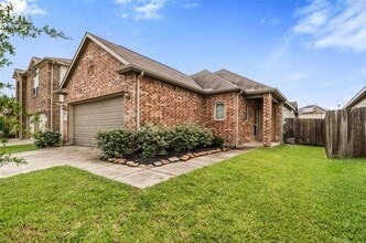 Building Photo - 12418 King Louis Dr