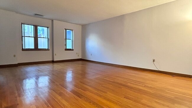 Foto del edificio - 28 Parkman St