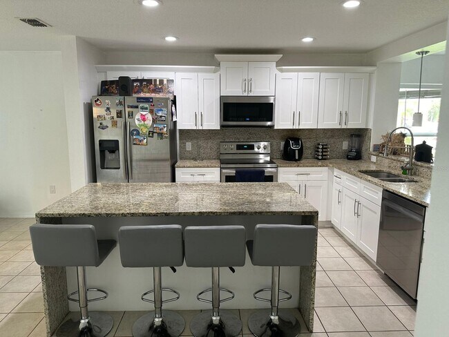 Building Photo - 5075 Dominica Dr