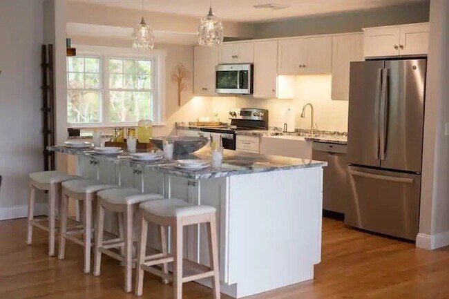 Foto del edificio - 110 Elgin Rd