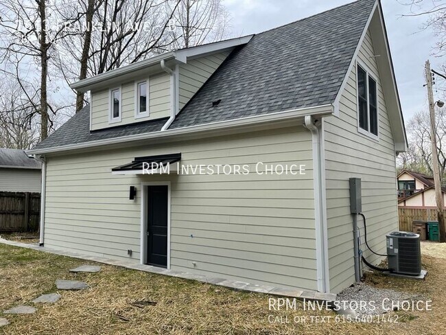 Foto del edificio - Gorgeous 1 bedroom / 1 bath in East Nashville