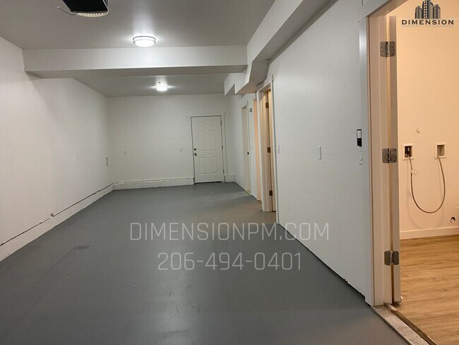 Foto del interior - Heart of Renton! Amazing 4 bed, 3.5 bath Renton townhome in a desirable location! Easy self showi...