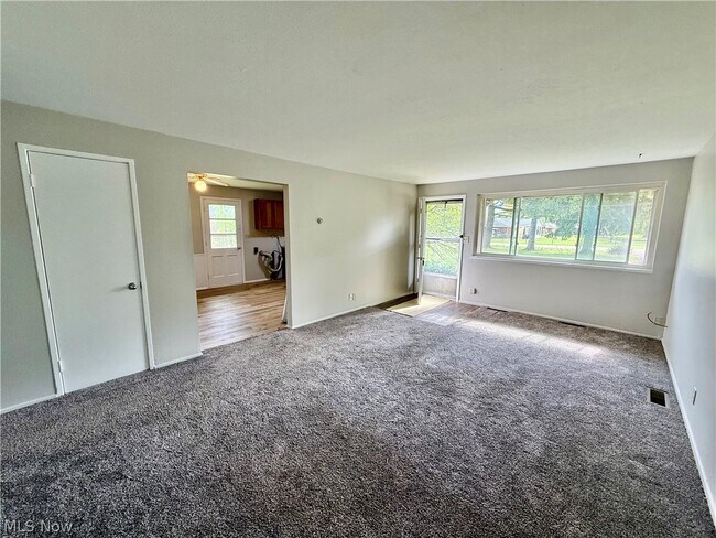 Building Photo - 9214 Blueberry Ln